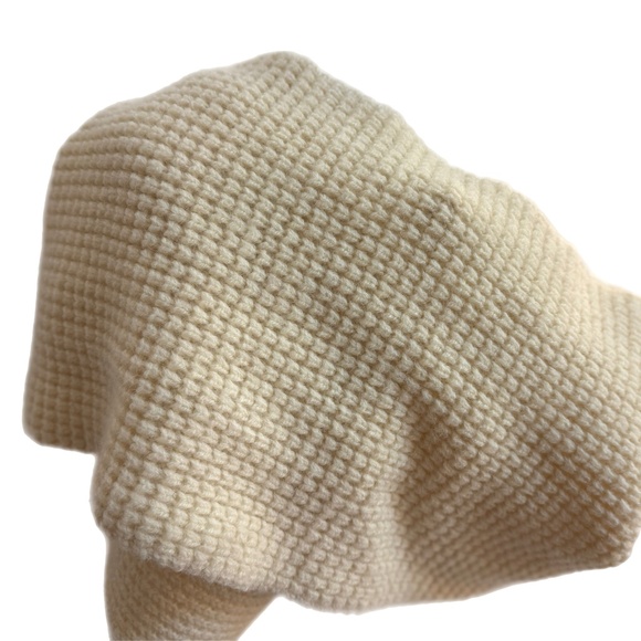 Canada Goose x Robert Mackie of Scotland 🇬🇧 Wool Knit Infinity Scarf – Cream - Picture 3 of 11